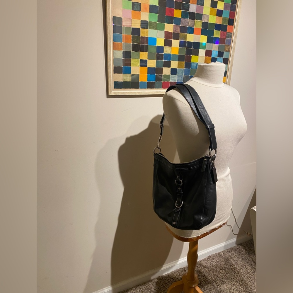 Vintage Coach black leather shoulder/hobo bag authentic Y2K